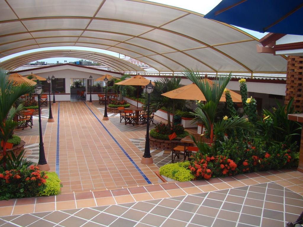 Hotel Hacaritama Colonial ビリャビセンシオ エクステリア 写真