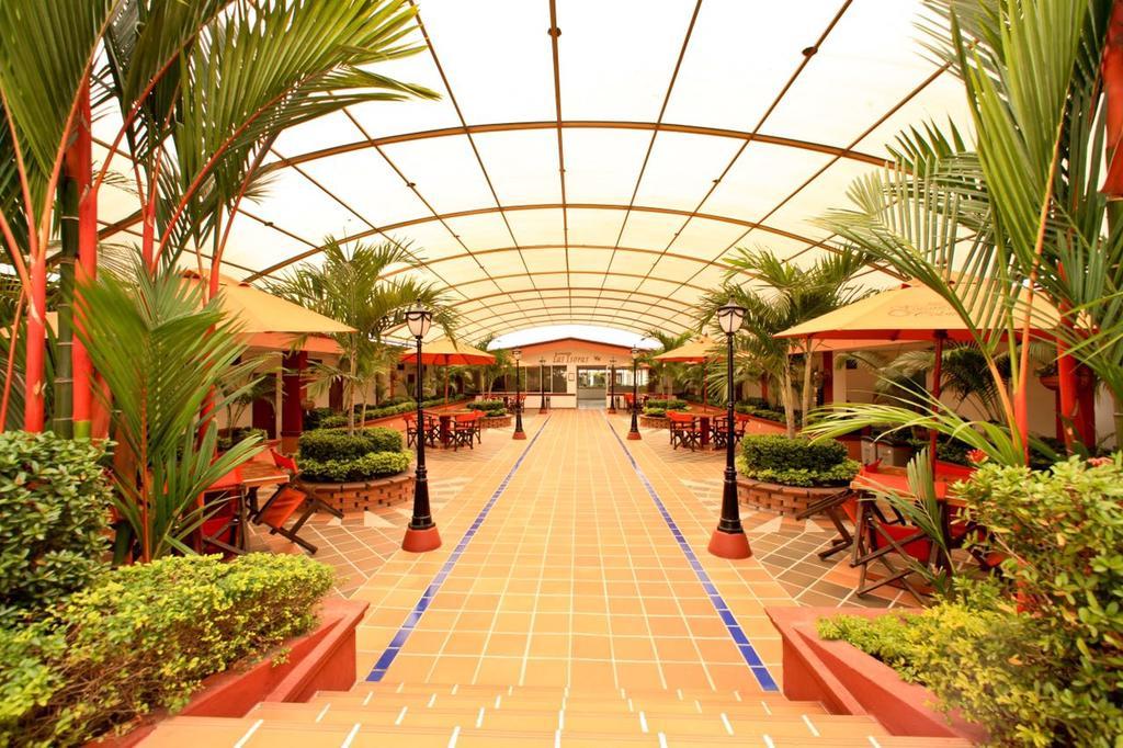 Hotel Hacaritama Colonial ビリャビセンシオ エクステリア 写真
